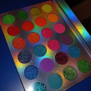 Rainbow make-up pallete